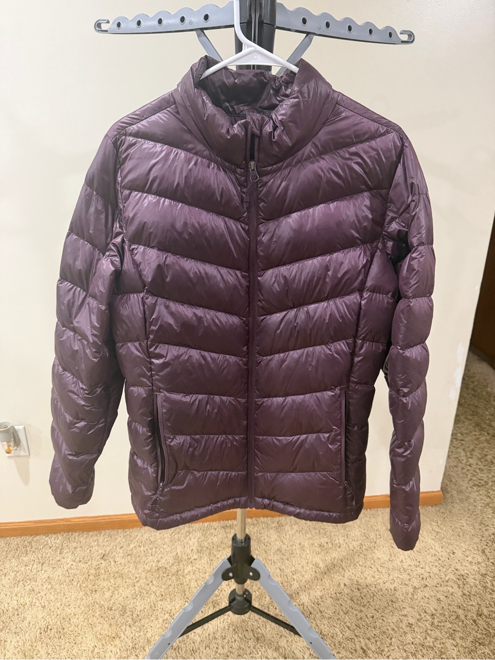 Women’s Lightweight Puffer Jacket - Deep Plum no tags